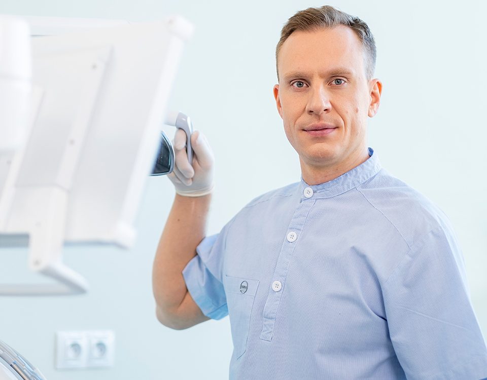 Vladimír Strečko vedúci lekár v Schill Dental Clinic Košice.