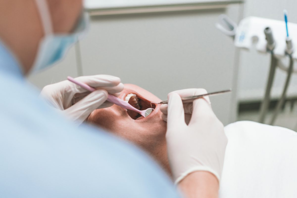 Dentálna hygiena a&nbsp;airflow v&nbsp;Schill Dental Clinic