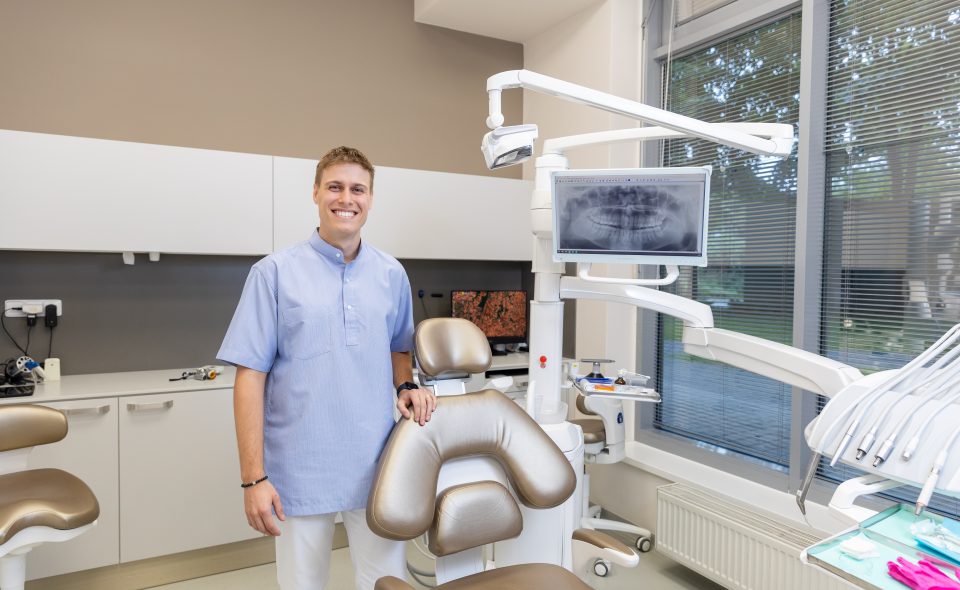 MDDr. Lukáš Kollár Schill Dental Clinic